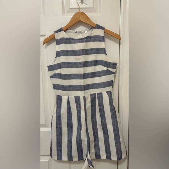 Striped shorts romper - Picture 1 of 3